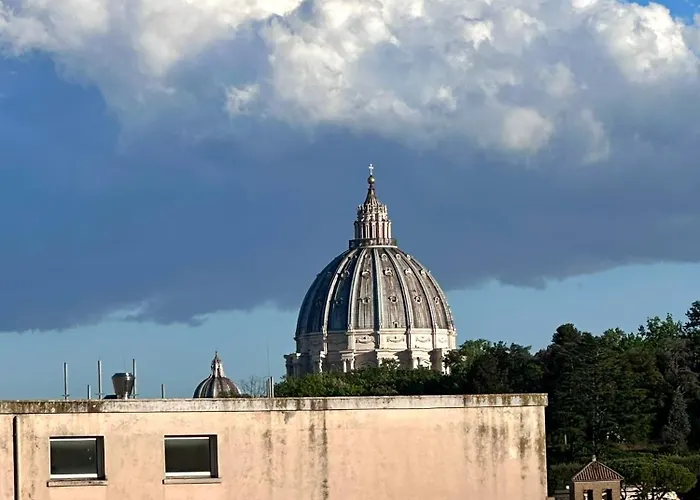 Vatican Group & Family Apartment רומא